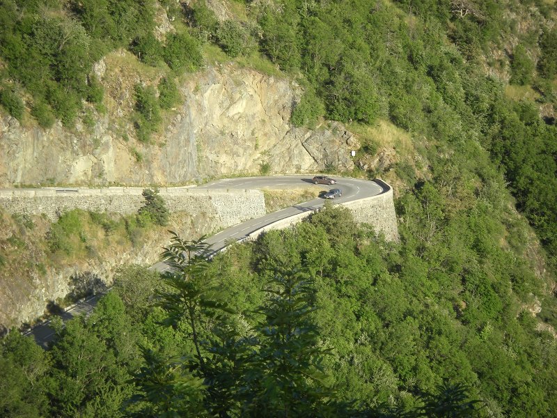 Eine der 21 berühmten Kehren hinauf nach Alpe d'Huez