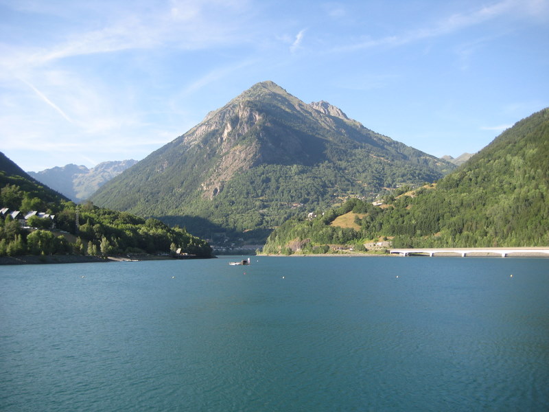 Stausee am Fuß des Anstieges